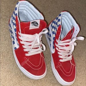 Vans size 6.5 in women and size 5 in men .